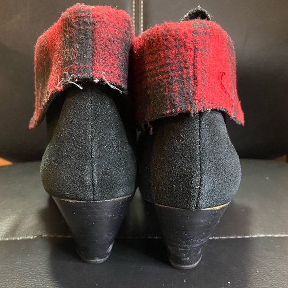 G.H Bass Cuffed Heeled Ankle Boots/Booties Black Red Buffalo Print Size 7 1/2 - Picture 12 of 16